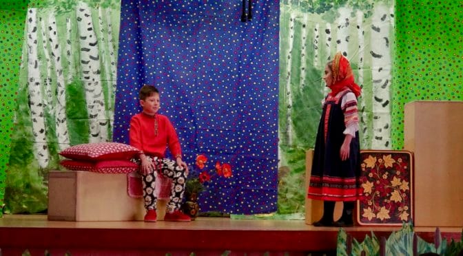 Видео — Школьный спектакль » Колобок»